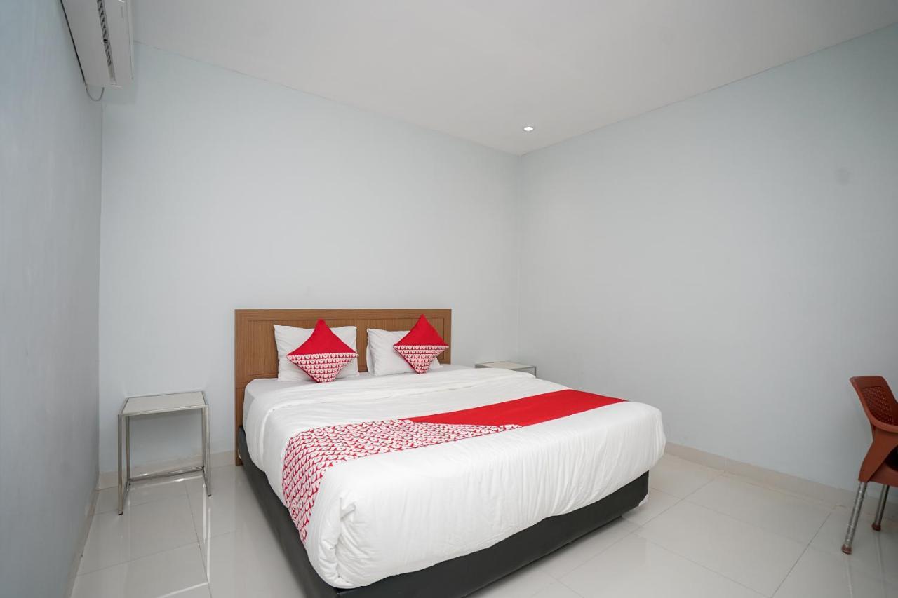 Oyo 616 Express Inn Palembang Exteriör bild