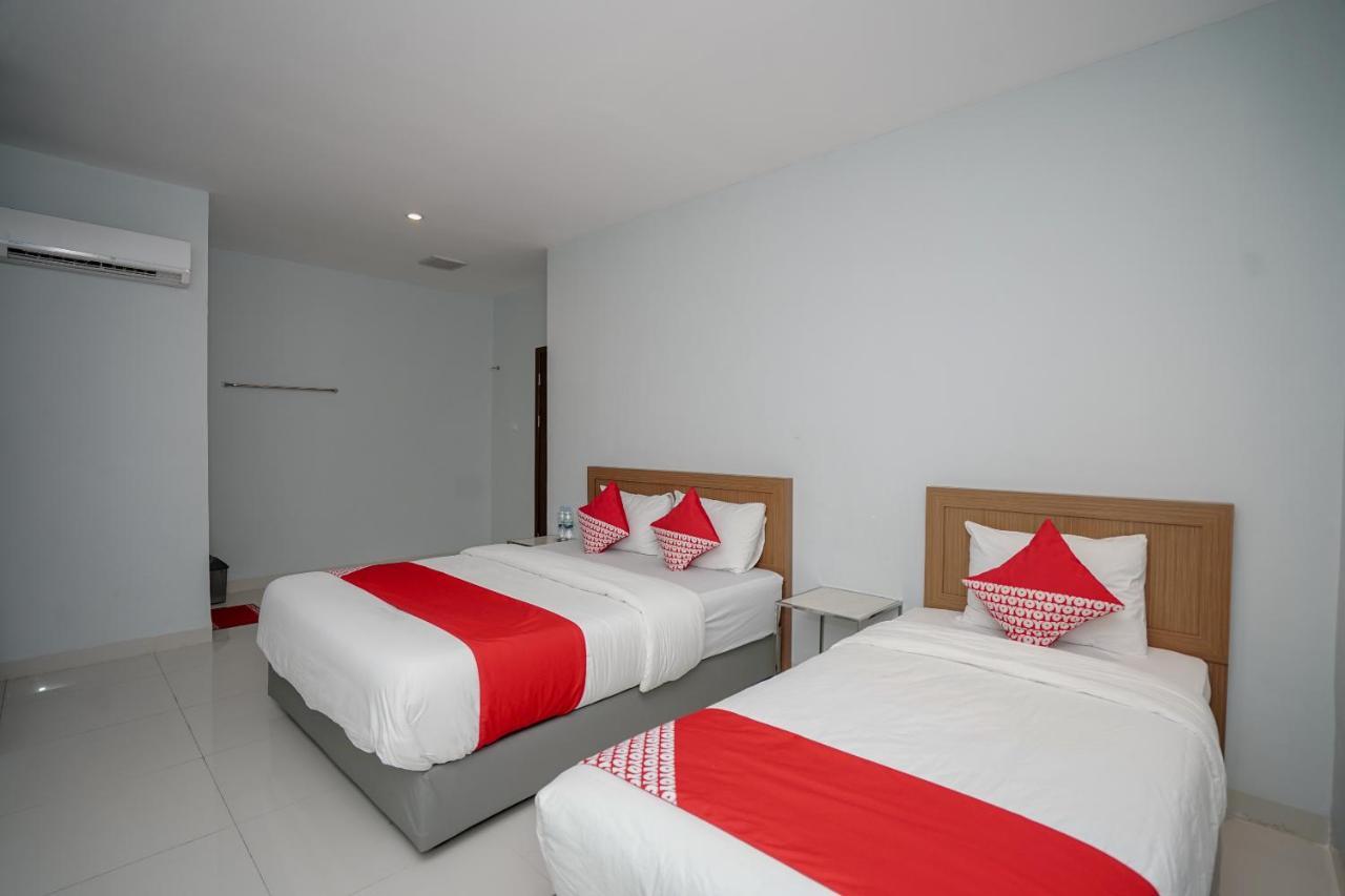 Oyo 616 Express Inn Palembang Exteriör bild